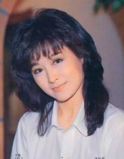 冻龄少女脸明星,揭秘明星们的少女脸秘诀”