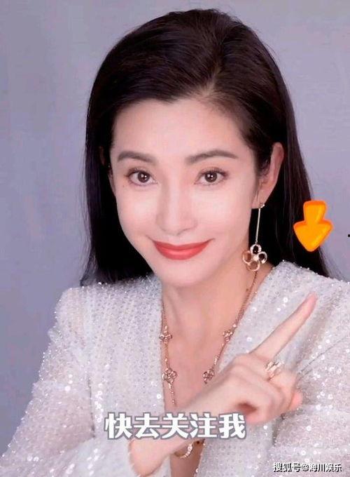 明星吊衣服视频,时尚与趣味并存